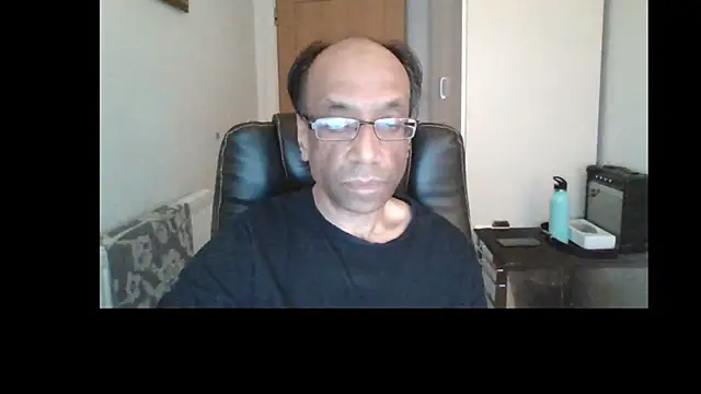 Snapshot of rauncher1 chatting on 05-27-26, 08:55 rauncher1 online show from 05-27-26, 08:55