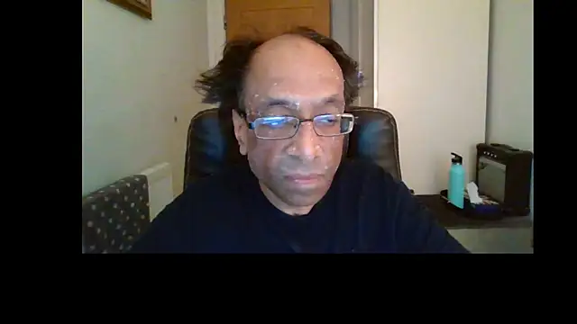 Snapshot of rauncher1 chatting on 06-11-26, 08:12 rauncher1 online show from 06-11-26, 08:12