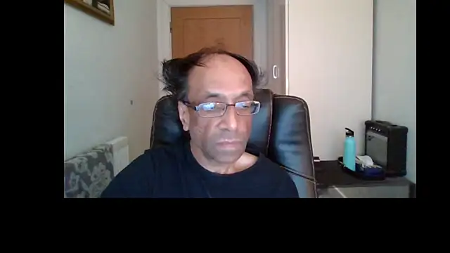 Snapshot of rauncher1 chatting on 06-16-26, 10:29 rauncher1 online show from 06-16-26, 10:29