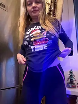 Snapshot of Susanel chatting on 01-06-26, 01:26 Susanel online show from 01-06-26, 01:26