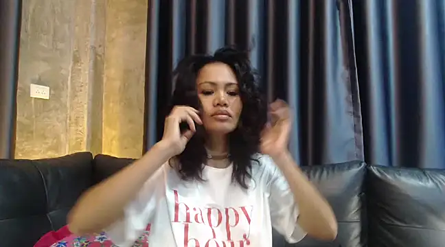 Snapshot of nareethai chatting on 01-25-25, 06:23 nareethai online show from 01-25-25, 06:23