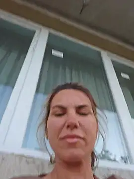 Snapshot of FeliciaKrige chatting on 06-16-26, 05:48 FeliciaKrige online show from 06-16-26, 05:48