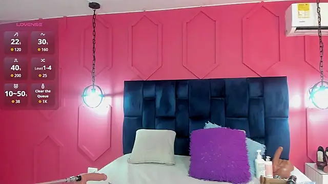 chantall1375 online show from 11-25-25, 11:21