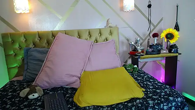 Snapshot of dove_mature chatting on 09-23-25, 05:43 dove mature online show from 09-23-25, 05:43