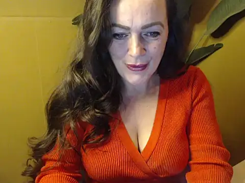 Snapshot of cloe85nl chatting on 12-28-24, 10:47 cloe85nl online show from 12-28-24, 10:47