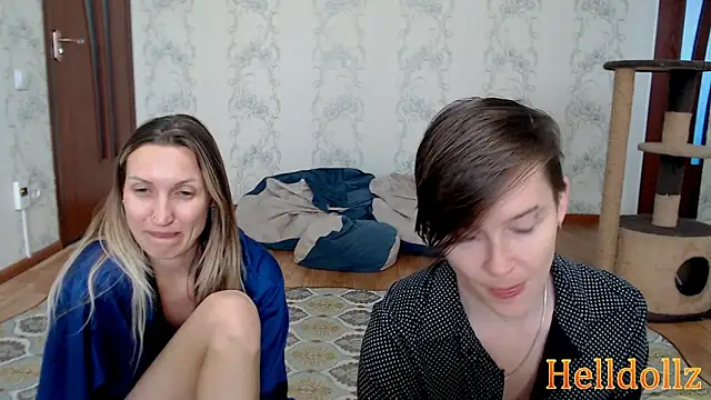 Snapshot of Helldollz chatting on 12-11-24, 09:30 Helldollz online show from 12-11-24, 09:30