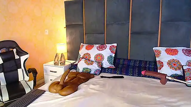 CaseyMoon online show from 11-06-25, 12:28