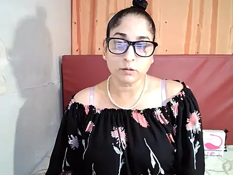 Snapshot of Indiankushy chatting on 03-16-26, 04:44 Indiankushy online show from 03-16-26, 04:44