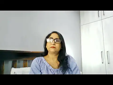 Snapshot of Indiankushy chatting on 06-17-26, 12:50 Indiankushy online show from 06-17-26, 12:50