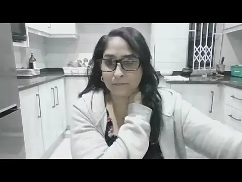 Snapshot of Indiankushy chatting on 06-19-26, 05:50 Indiankushy online show from 06-19-26, 05:50
