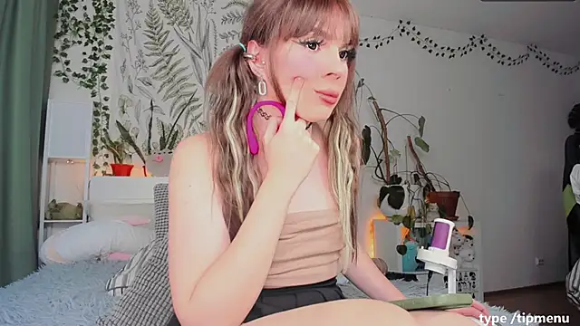 Snapshot of sierra_diamond chatting on 01-25-25, 12:47 sierra diamond online show from 01-25-25, 12:47