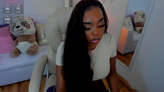 Snapshot of zobe_love chatting on 02-12-25, 10:04 zobe love online show from 02-12-25, 10:04