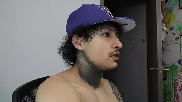 trieone online show from 03-08-26, 02:04