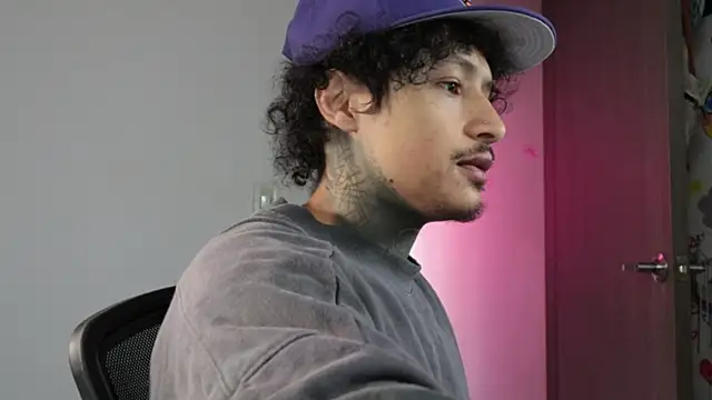 trieone online show from 04-14-26, 02:34