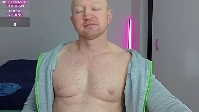 Snapshot of kevintyler69 chatting on 05-19-26, 01:56 kevintyler69 online show from 05-19-26, 01:56