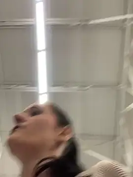 lolabunny9 online show from 02-11-25, 06:01