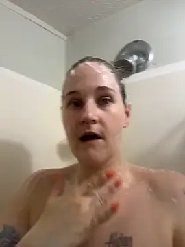 lolabunny9 online show from 04-18-26, 03:16