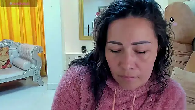 Snapshot of gaby_trent chatting on 01-30-25, 01:21 gaby trent online show from 01-30-25, 01:21