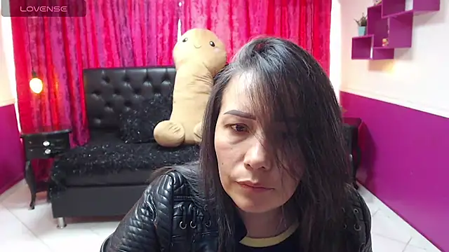 Snapshot of gaby_trent chatting on 02-14-25, 02:23 gaby trent online show from 02-14-25, 02:23