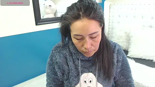 Snapshot of gaby_trent chatting on 02-17-25, 01:42 gaby trent online show from 02-17-25, 01:42