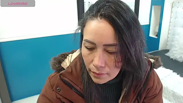 Snapshot of gaby_trent chatting on 02-20-25, 12:04 gaby trent online show from 02-20-25, 12:04