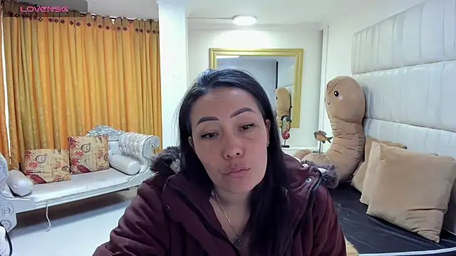 Snapshot of gaby_trent chatting on 02-27-25, 12:02 gaby trent online show from 02-27-25, 12:02