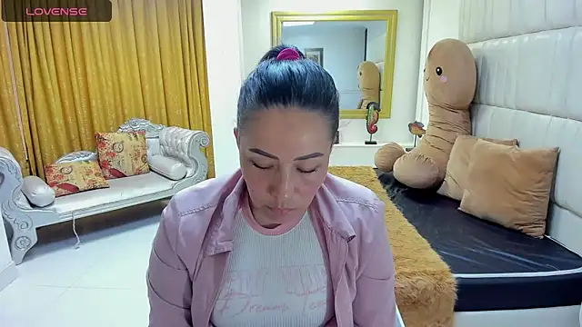 Snapshot of gaby_trent chatting on 03-05-25, 06:56 gaby trent online show from 03-05-25, 06:56