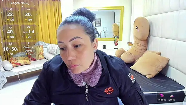 Snapshot of gaby_trent chatting on 03-13-25, 12:35 gaby trent online show from 03-13-25, 12:35