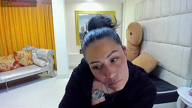 Snapshot of gaby_trent chatting on 03-18-25, 07:42 gaby trent online show from 03-18-25, 07:42