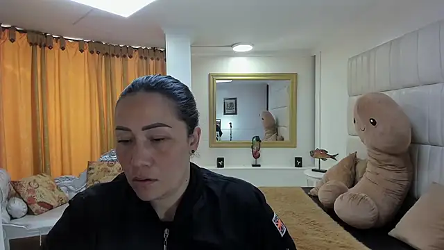 Snapshot of gaby_trent chatting on 09-10-25, 02:39 gaby trent online show from 09-10-25, 02:39