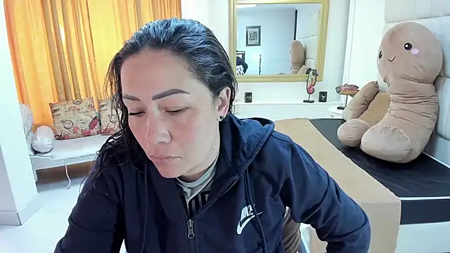 Snapshot of gaby_trent chatting on 09-17-25, 01:13 gaby trent online show from 09-17-25, 01:13