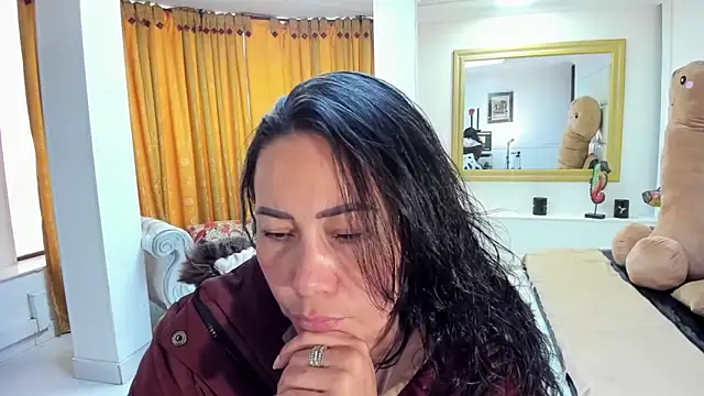 Snapshot of gaby_trent chatting on 10-01-25, 02:12 gaby trent online show from 10-01-25, 02:12