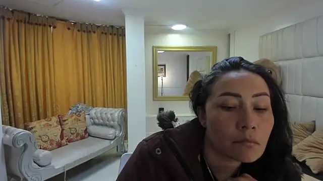 Snapshot of gaby_trent chatting on 10-14-25, 01:56 gaby trent online show from 10-14-25, 01:56