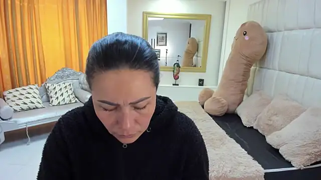 Snapshot of gaby_trent chatting on 11-11-25, 02:17 gaby trent online show from 11-11-25, 02:17