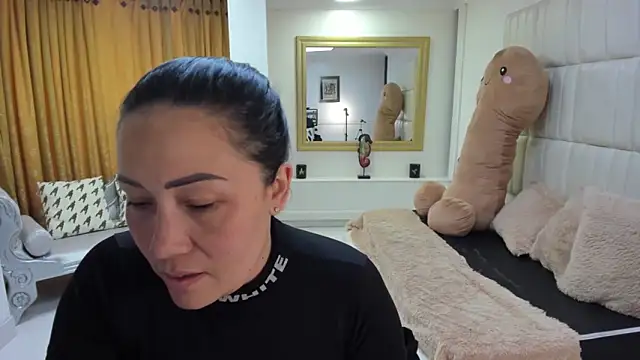 Snapshot of gaby_trent chatting on 11-13-25, 03:55 gaby trent online show from 11-13-25, 03:55