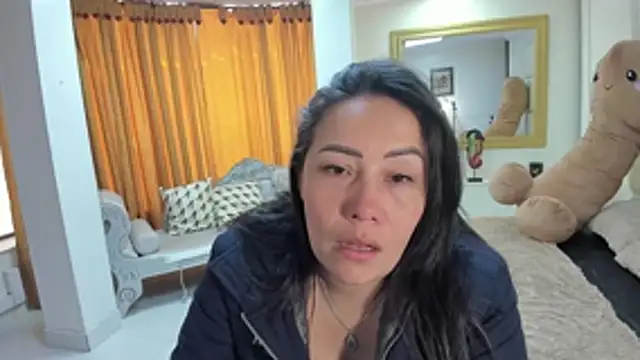 Snapshot of gaby_trent chatting on 11-20-25, 02:50 gaby trent online show from 11-20-25, 02:50