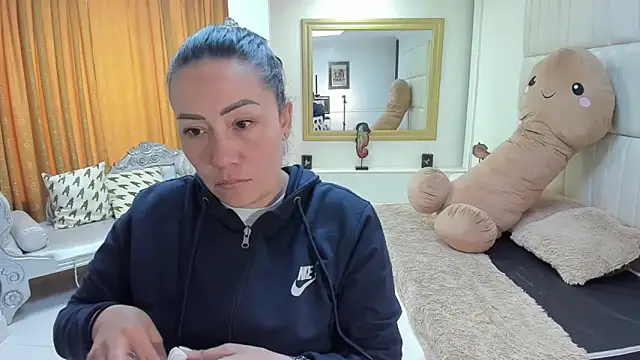 Snapshot of gaby_trent chatting on 11-22-25, 02:16 gaby trent online show from 11-22-25, 02:16