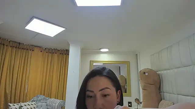 Snapshot of gaby_trent chatting on 12-13-25, 07:53 gaby trent online show from 12-13-25, 07:53