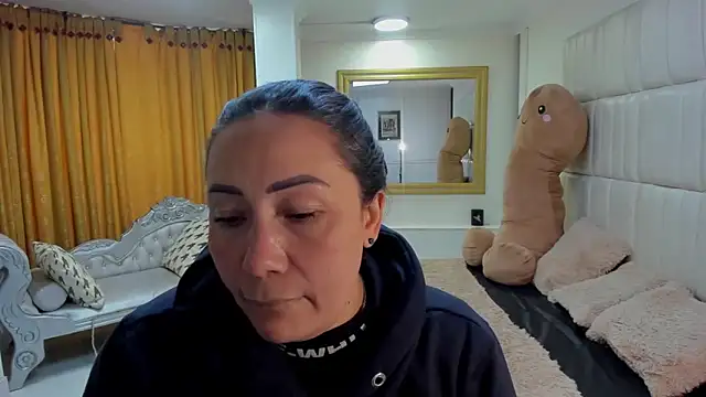 Snapshot of gaby_trent chatting on 02-20-26, 02:28 gaby trent online show from 02-20-26, 02:28