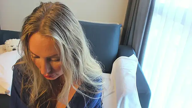 Veola new online show from 01-15-26, 04:39