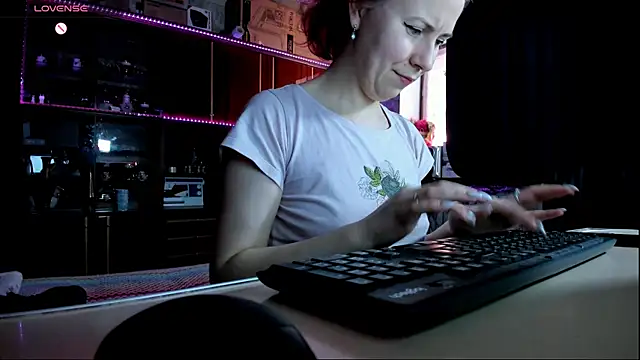 Snapshot of pa1e_pr1ncess chatting on 03-10-25, 11:53 pa1e pr1ncess online show from 03-10-25, 11:53