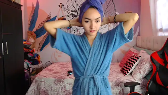 LinzyBaner online show from 01-14-25, 10:12