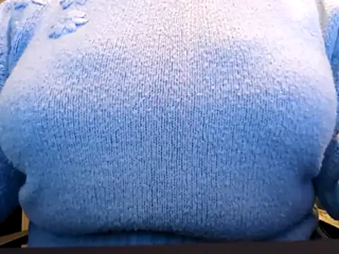 Snapshot of SensualATease chatting on 10-24-25, 04:03 SensualATease online show from 10-24-25, 04:03