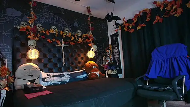 AlexHoe  online show from 10-25-25, 07:08