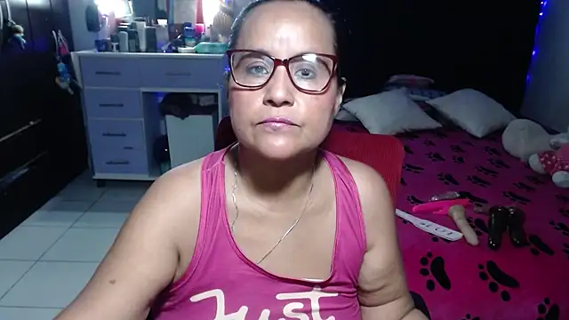 pervert mommy  online show from 07-14-26, 09:58