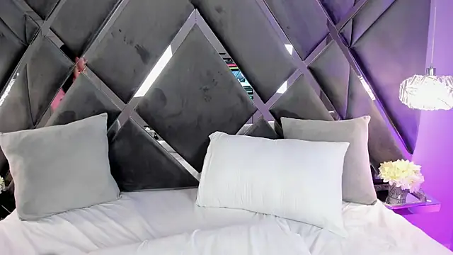 Snapshot of emperatriz_reyes chatting on 01-26-25, 01:52 emperatriz reyes online show from 01-26-25, 01:52