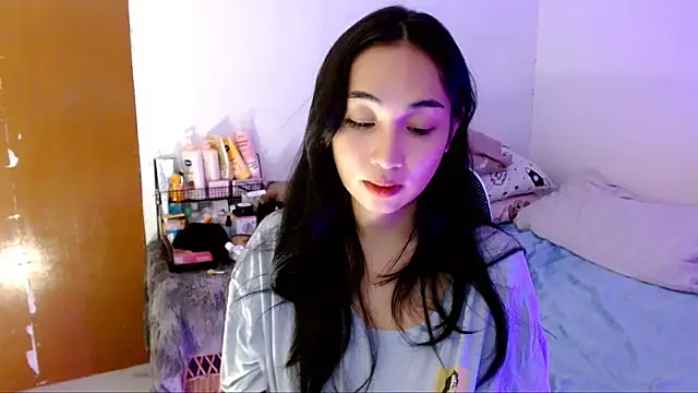 SweetLilly 18 online show from 10-19-25, 05:52