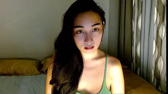 SweetLilly 18 online show from 04-12-26, 02:49