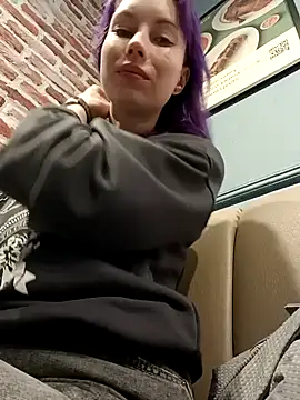 Frost foxy online show from 01-04-25, 05:37