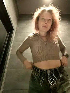 Frost foxy online show from 10-14-25, 02:45